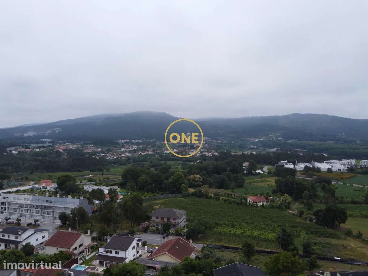 Terreno Urbano com 2.850m2, localizado em Santo Estevão (Briteiros) - Grande imagem: 4/14