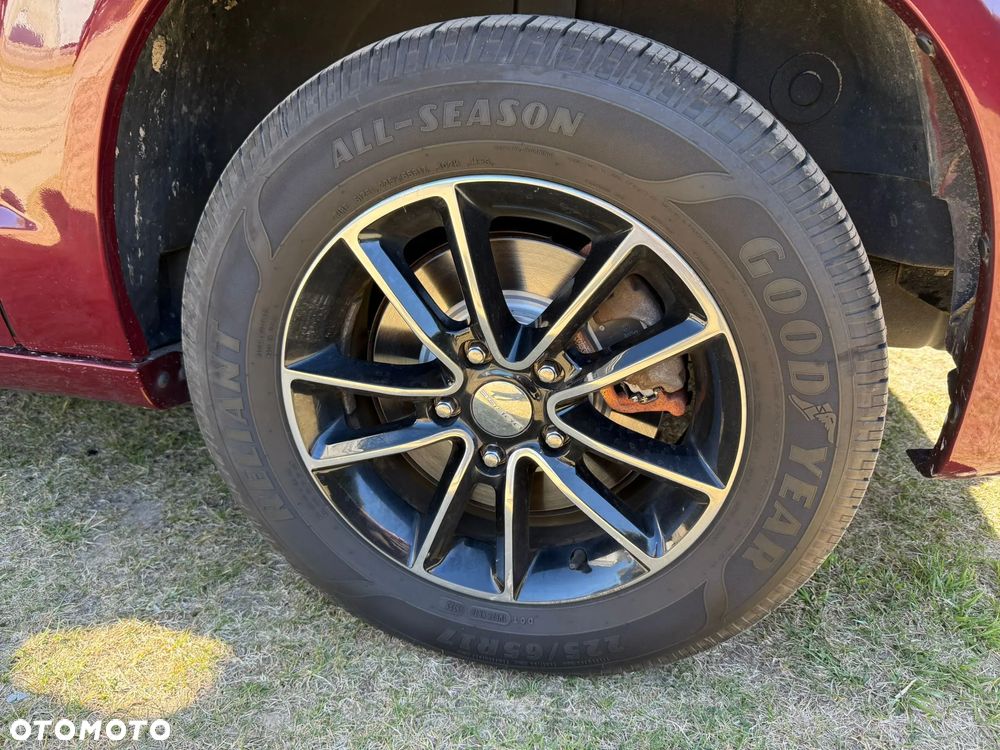Dodge Grand Caravan - 12