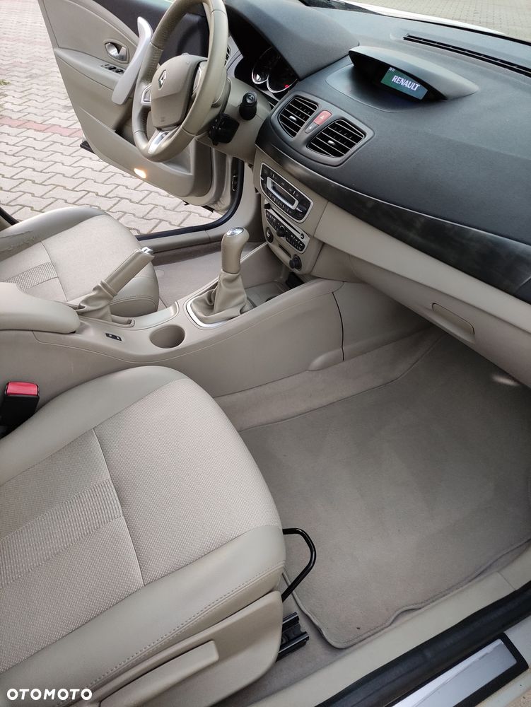 Renault Fluence 1.6 16V Privilege - 13