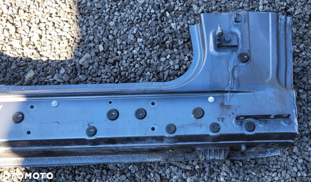 PRÓG CIĘTY PRAWY BMW X5 E70 A52 SPACEGRAU