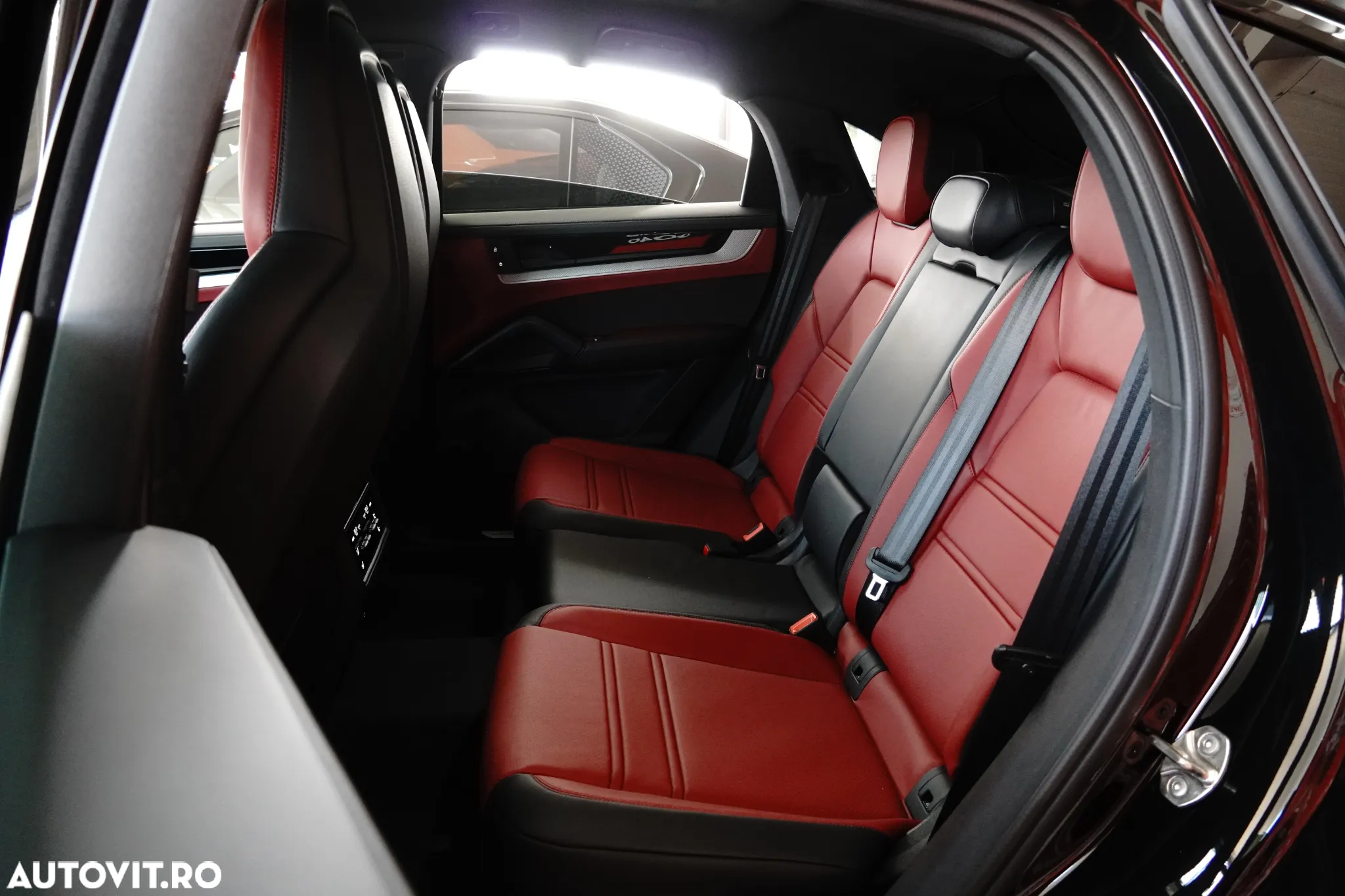 Porsche Cayenne - 21