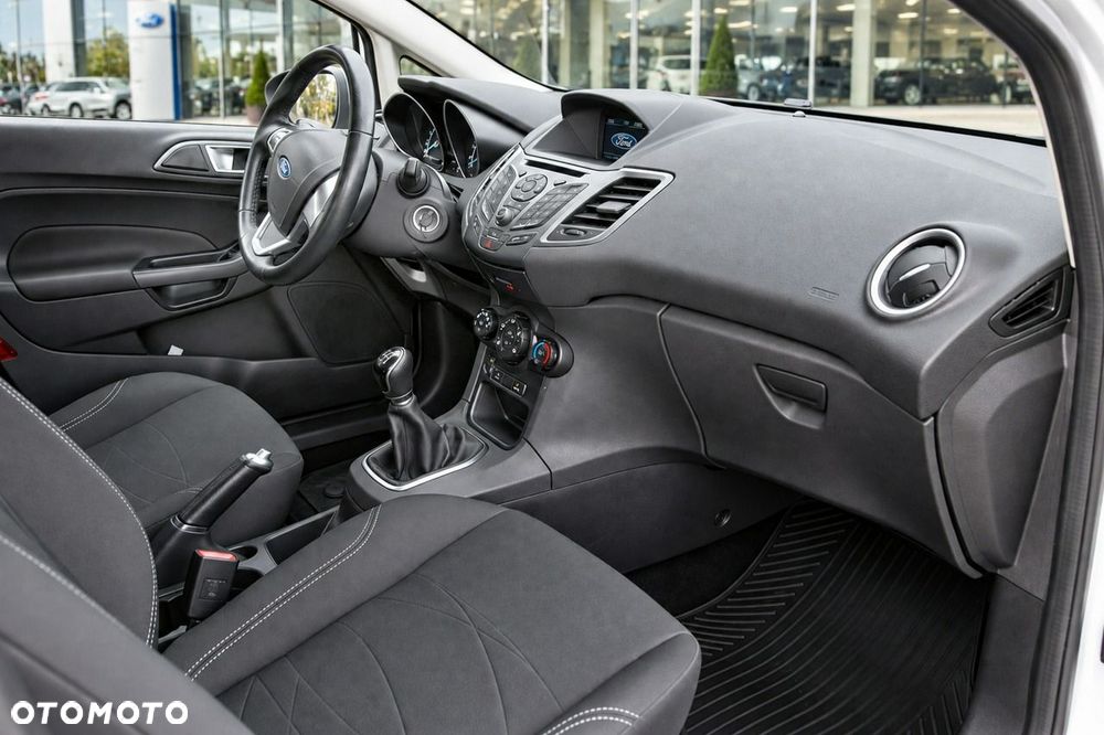 Ford Fiesta - 12