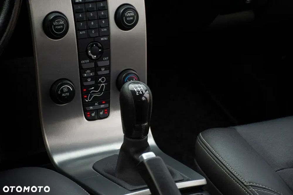 Volvo V50 2.4 Momentum - 33