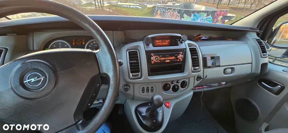 Opel Vivaro - 11
