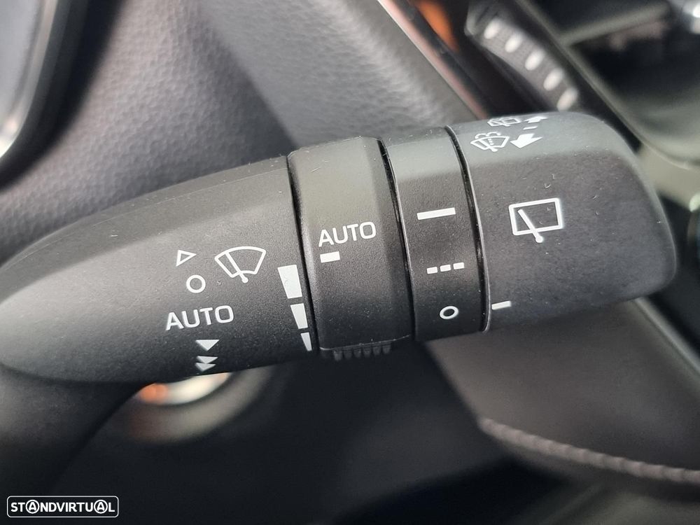 Toyota Corolla 1.8 Hybrid Comfort+P.Sport - 18