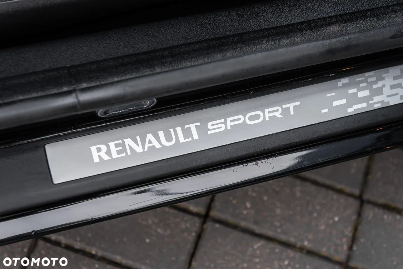 Renault Megane 220 GT - 33