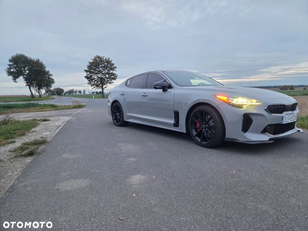 Kia Stinger - 12