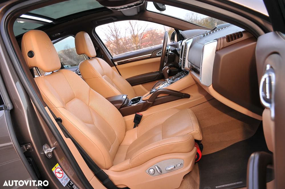 Porsche Cayenne - 11