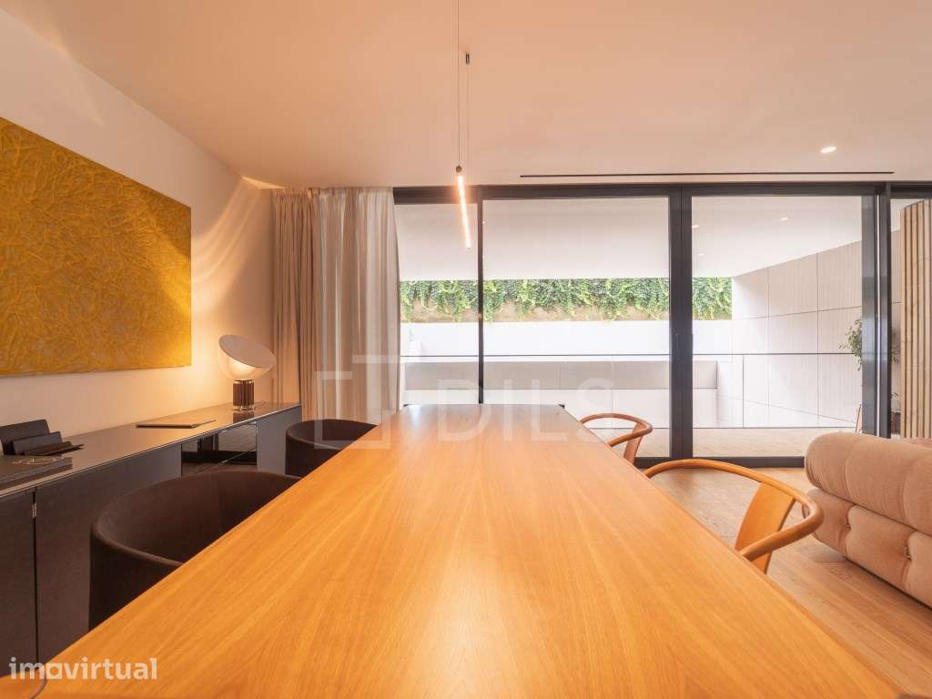 Apartamento T4 Duplex com Jardim, Piscina e Box 4 Viaturas - Grande imagem: 3/120