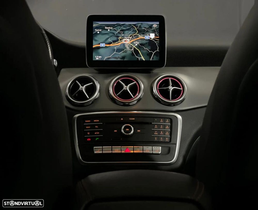 Mercedes-Benz GLA 220 - 11