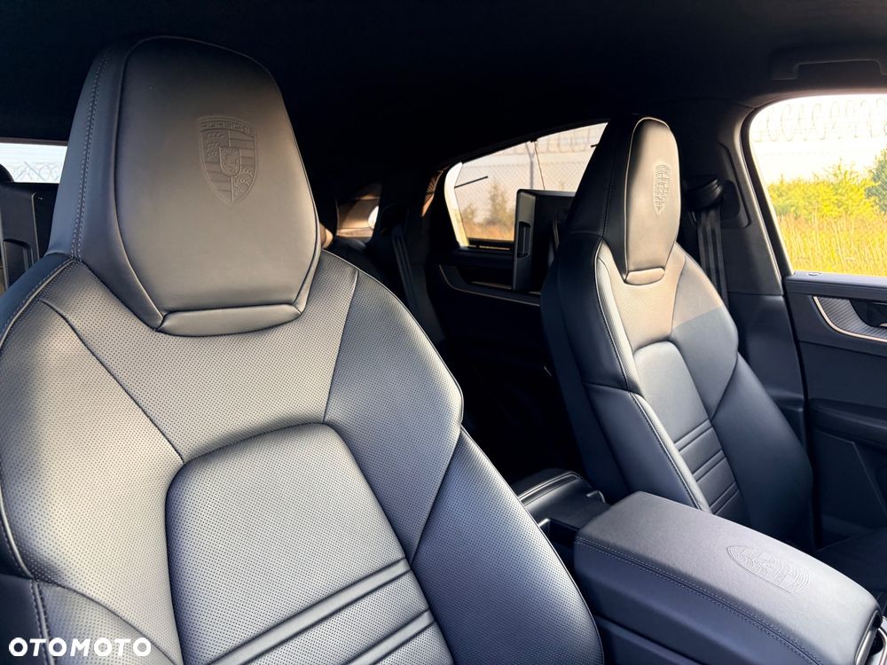 Porsche Cayenne Turbo E-Hybrid PHEV GT - 16