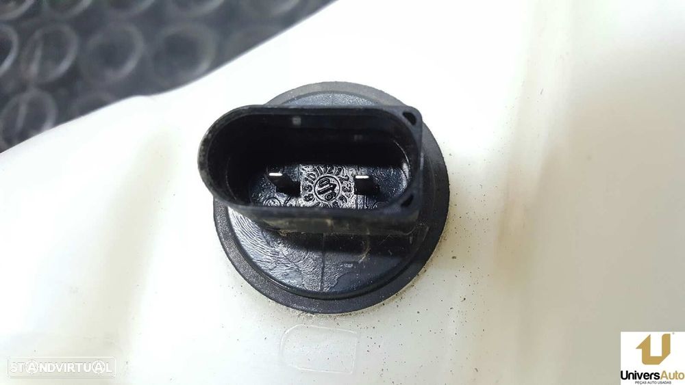DEPOSITO LIMPA VIDROS VOLKSWAGEN TOUAREG (7LA) TDI R5 - 4