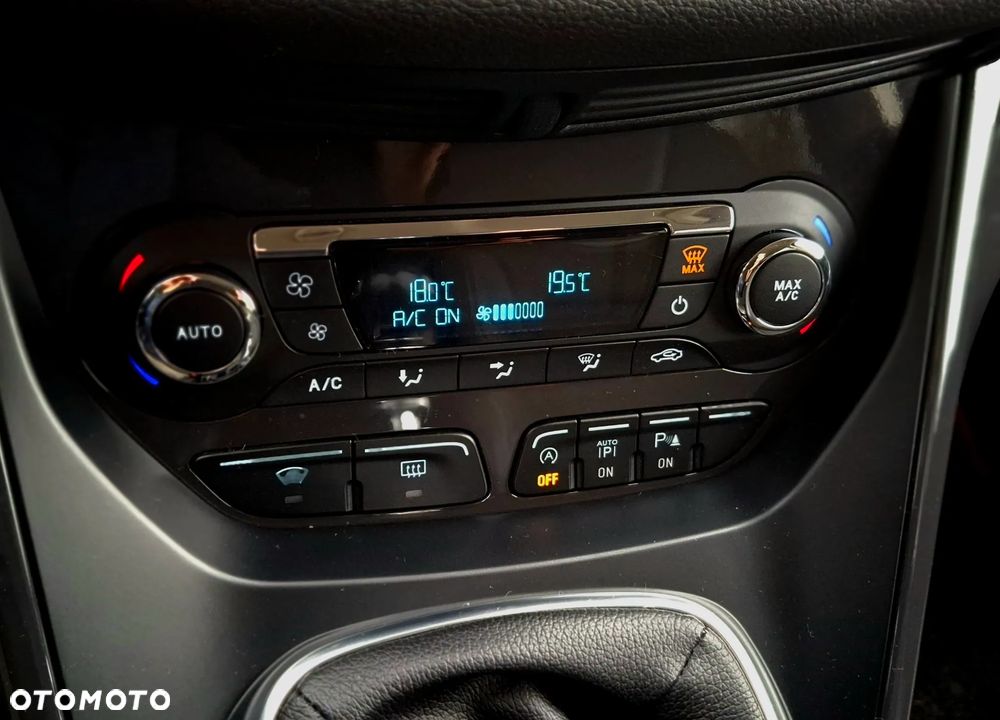 Ford Kuga 1.5 EcoBoost 2x4 SYNC - 11