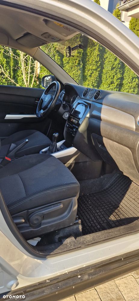 Suzuki Vitara 1.6 Comfort 2WD - 10