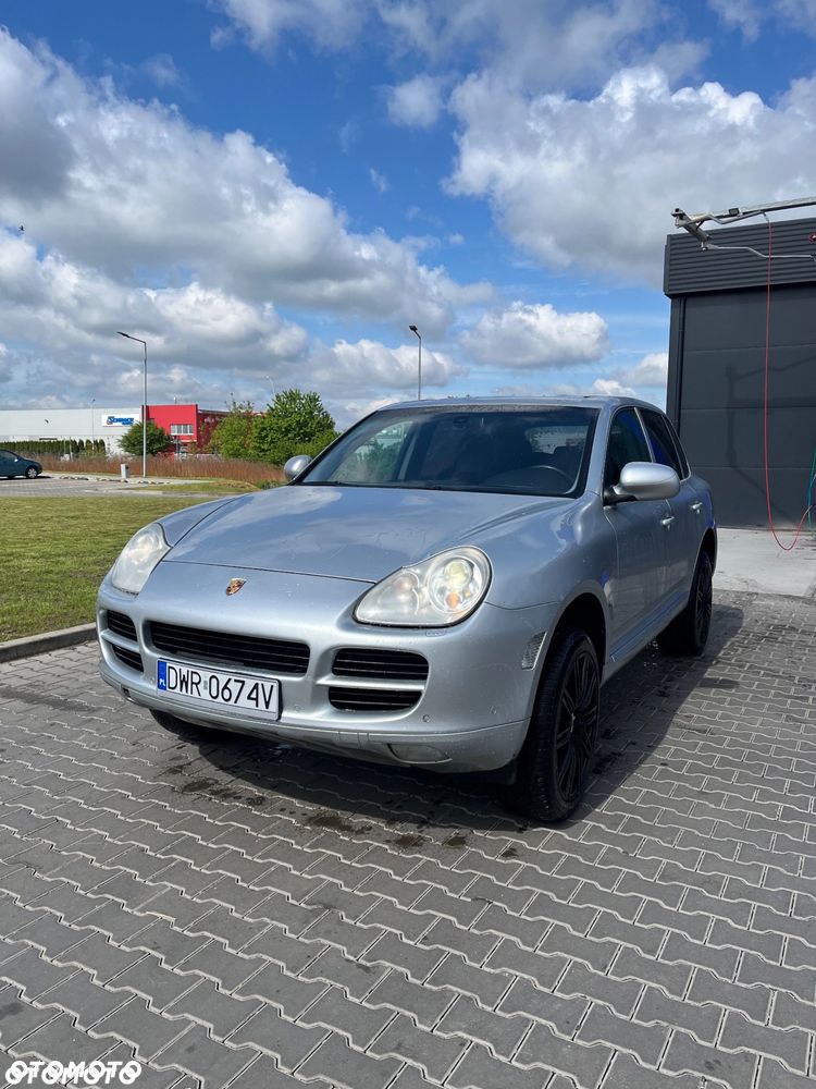 Porsche Cayenne - 1