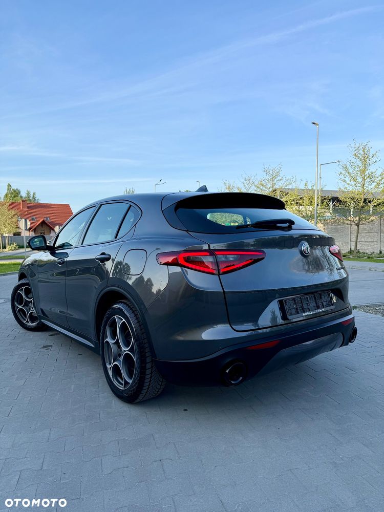 Alfa Romeo Stelvio 2.2 16V AT8 - 12
