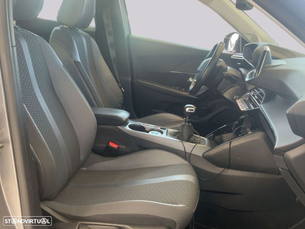 Peugeot 2008 - 6