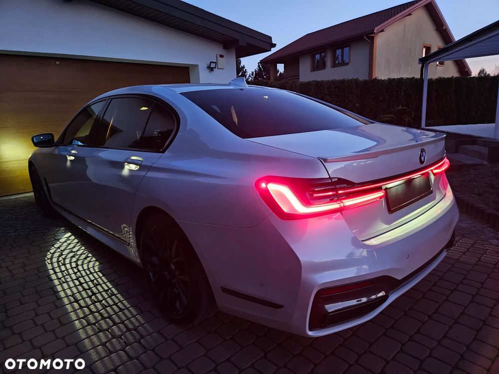 BMW Seria 7 740Ld xDrive mHEV - 17