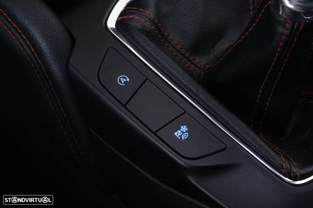 Ford Kuga 1.5 TDCi EcoBlue ST-Line - 31