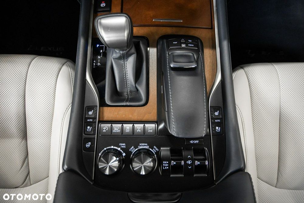 Lexus LX 570 Omotenashi - 27