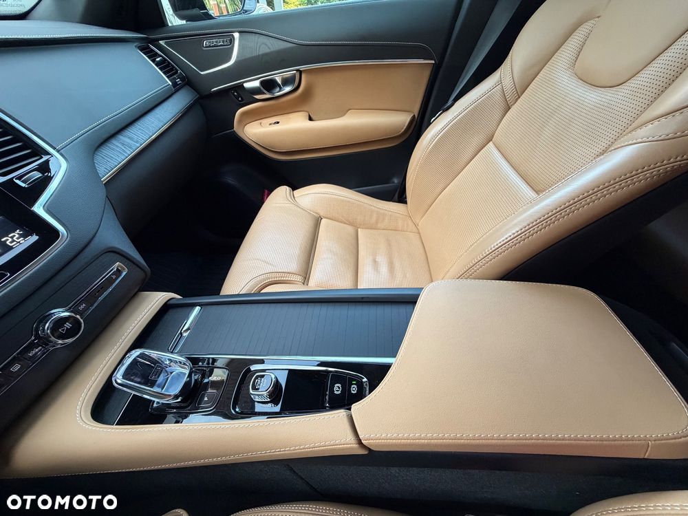 Volvo XC 90 - 20