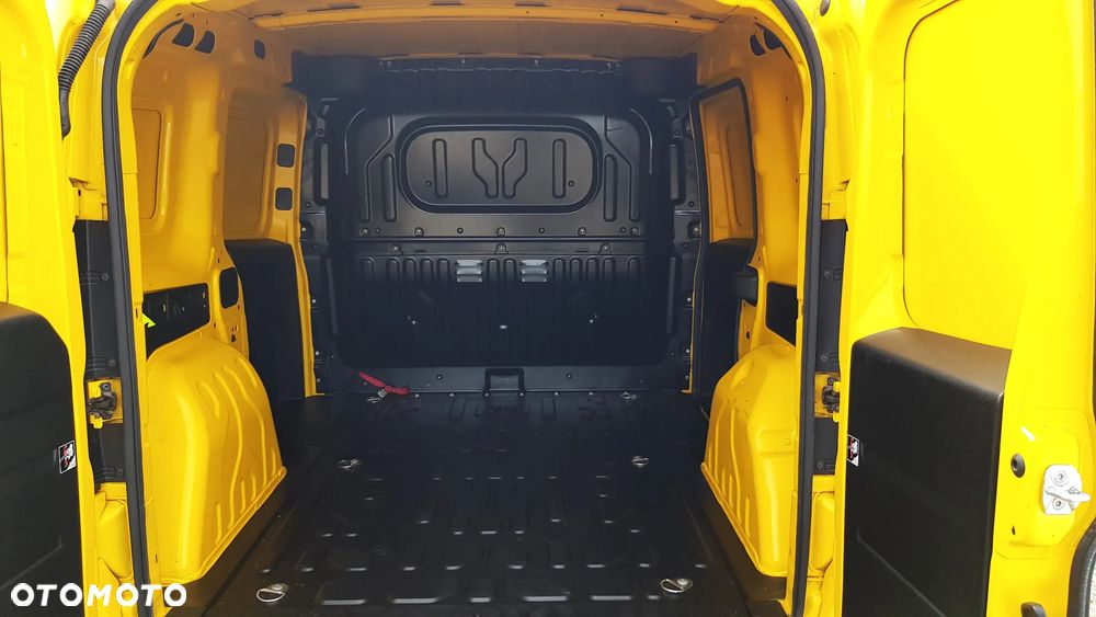 Fiat Doblo Maxi Active - 32