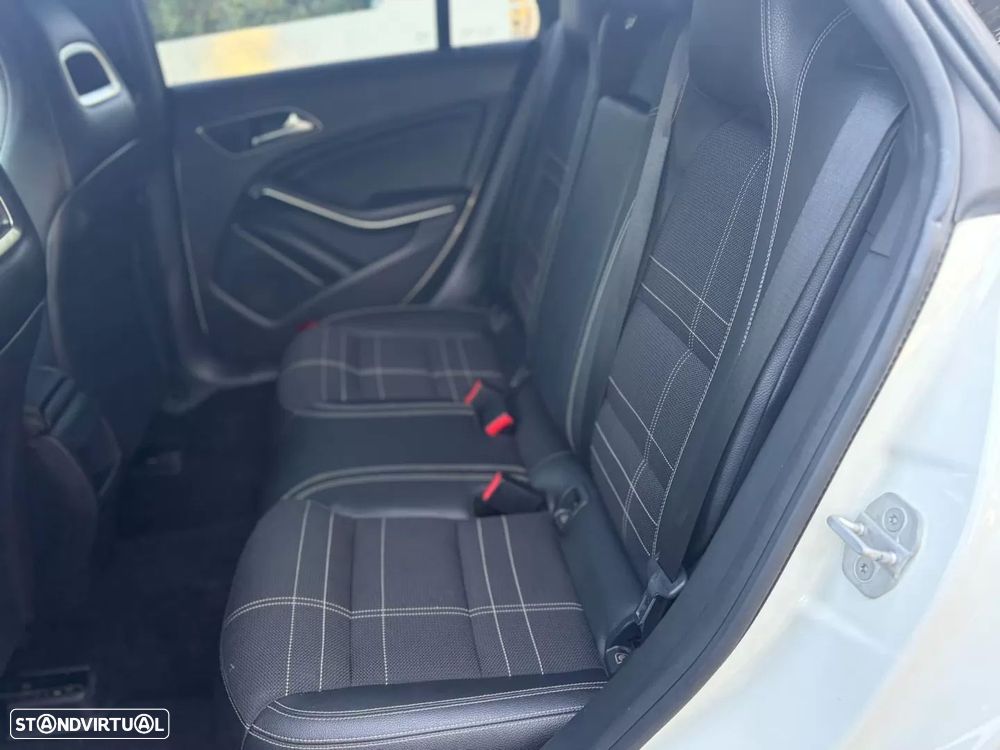 Mercedes-Benz CLA 180 d Shooting Brake Style Plus Aut. - 12