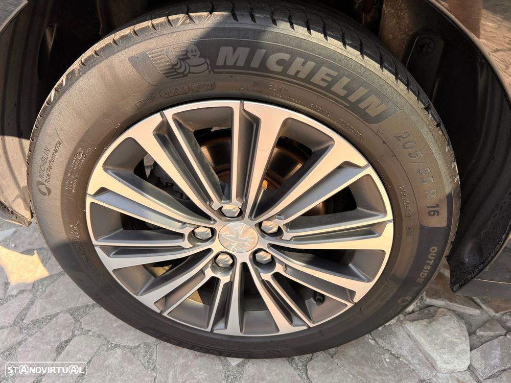 Peugeot 308 1.2 PureTech Allure - 34