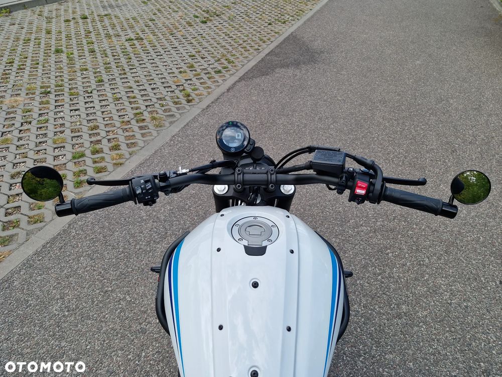 Yamaha XSR - 6