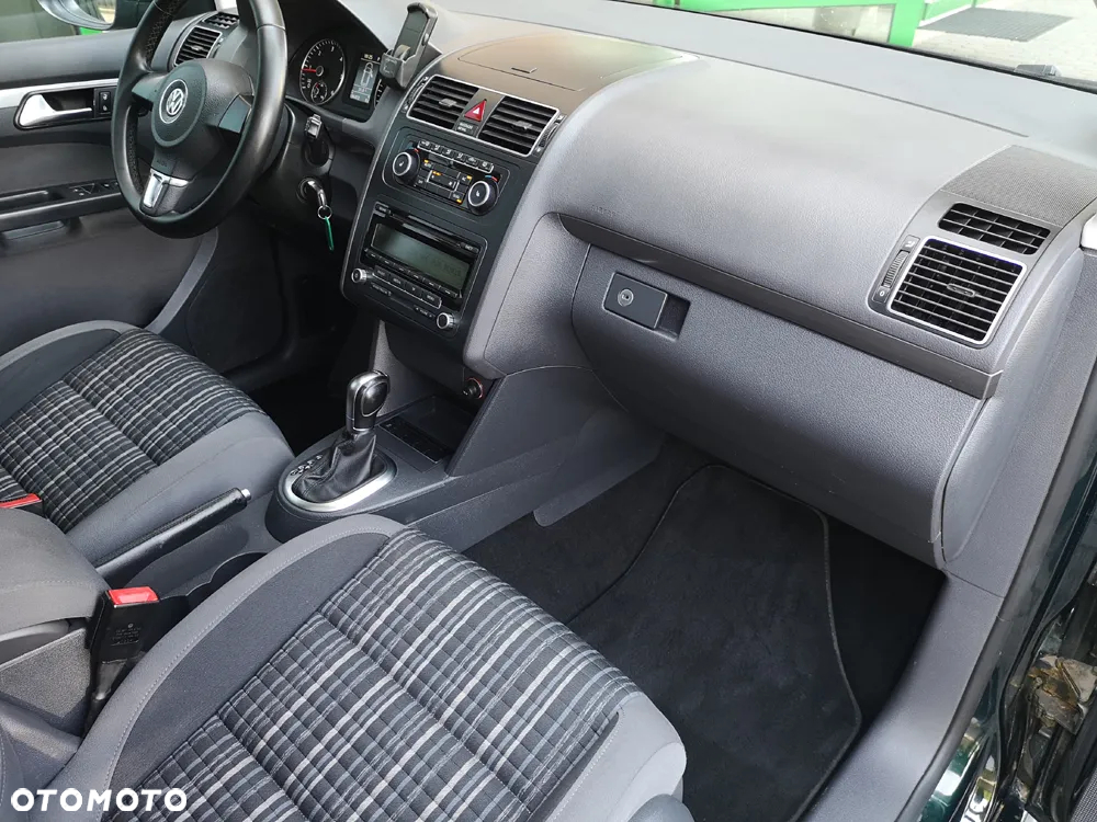 Volkswagen Touran 2.0 TDI DPF DSG Cross - 18