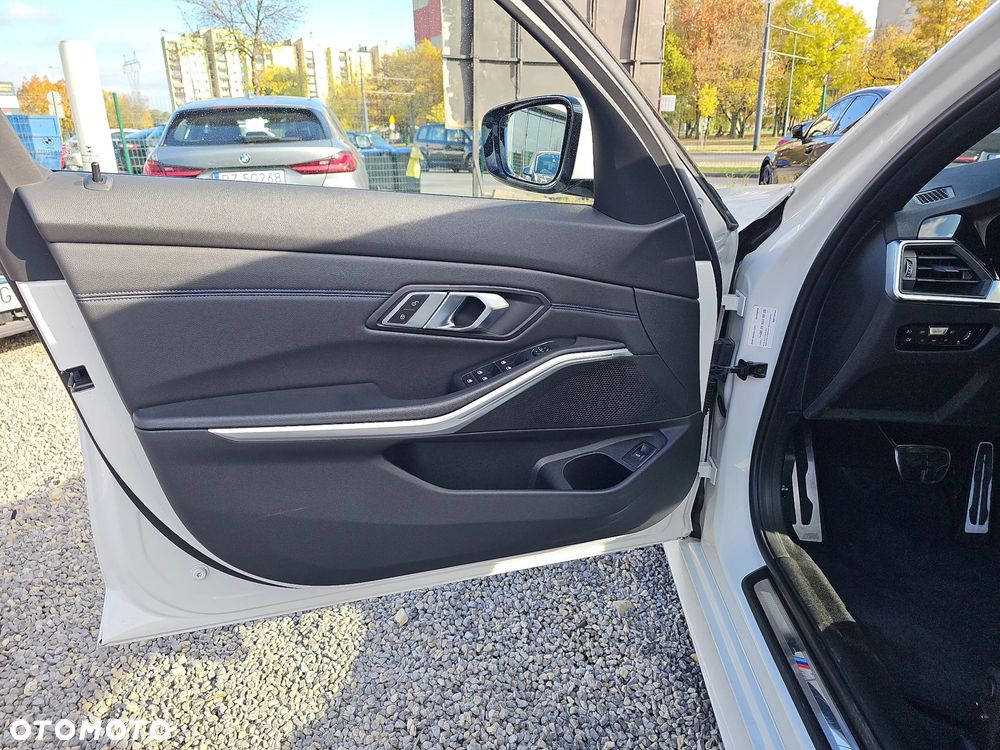 BMW Seria 3 320i M Sport sport - 11