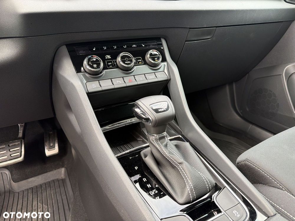 Skoda Karoq 2.0 TSI 4x4 Sportline DSG - 23