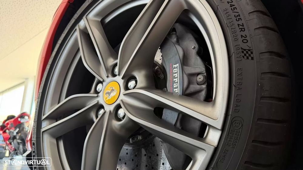 Ferrari Roma 3.9 Twin-Turbo V8 - 18