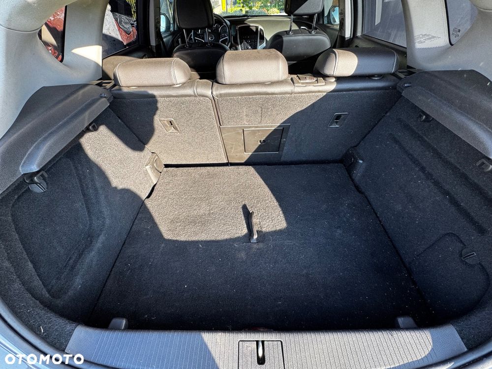 Opel Astra 1.6 T Cosmo - 33
