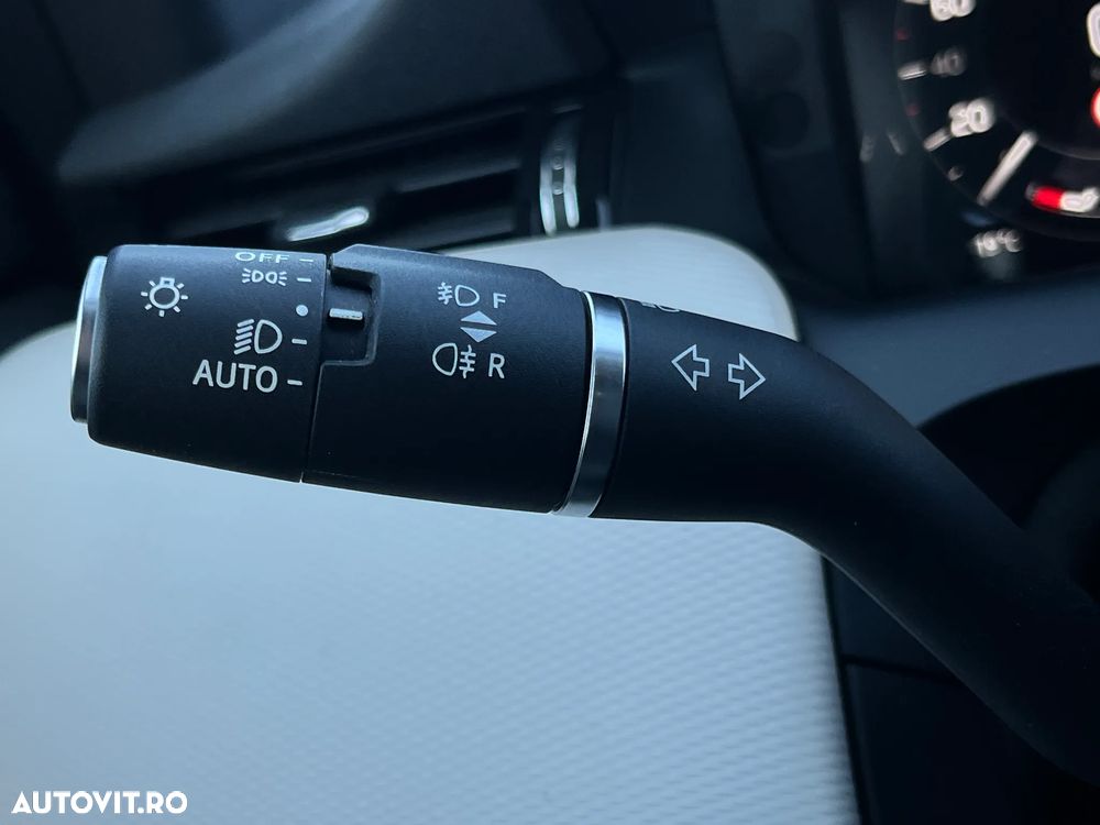 Land Rover Discovery Sport - 19