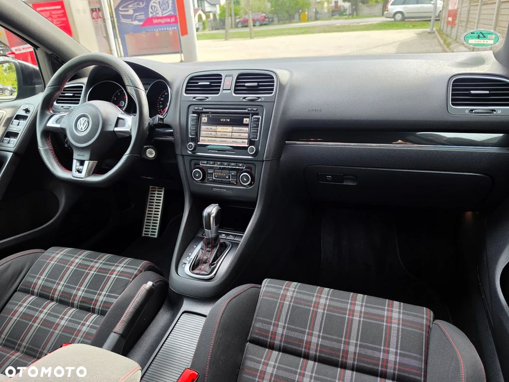 Volkswagen Golf - 8