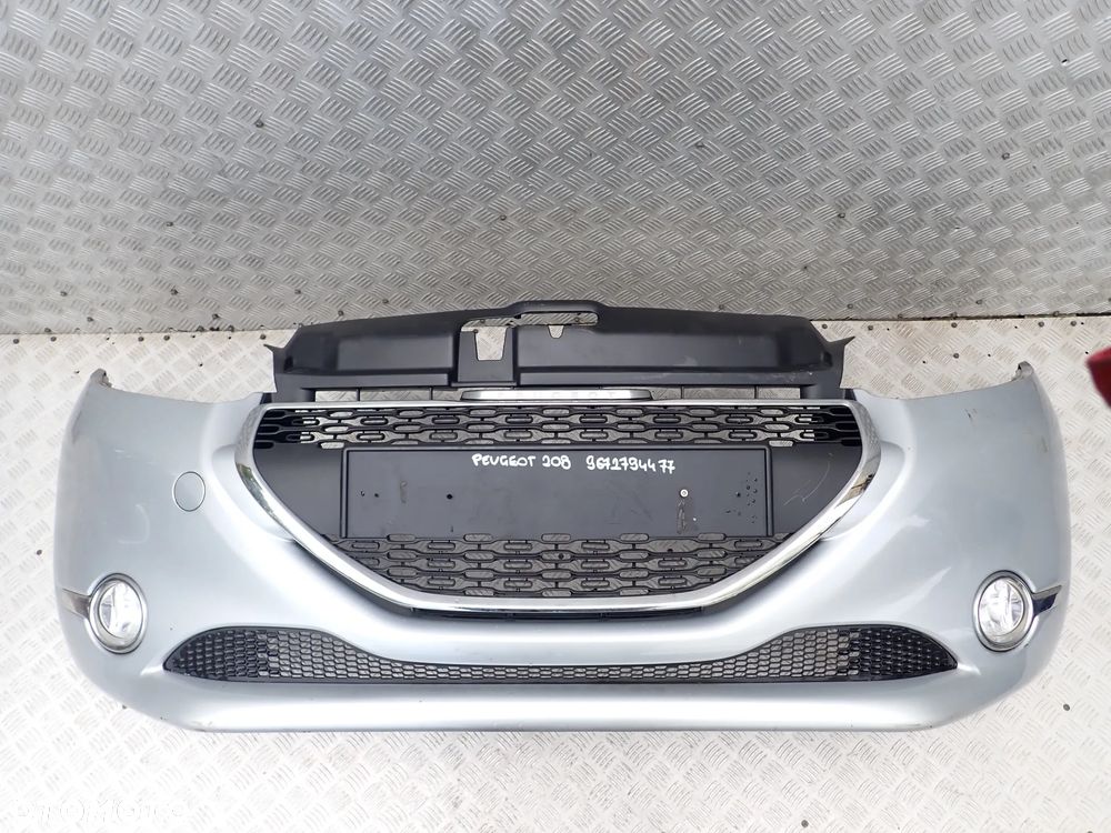 ZDERZAK PRZEDNI PEUGEOT 208  9672794477  KOD LAKIERU EZR DOATĘPNE 2 SZTUKI