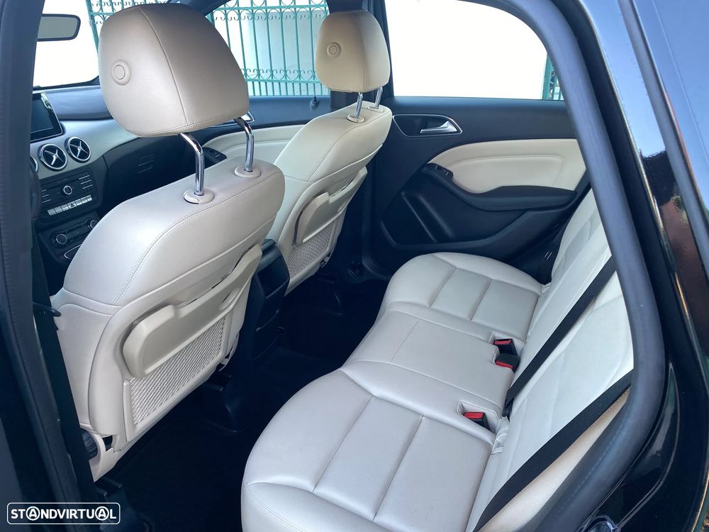 Mercedes-Benz B 180 - 7