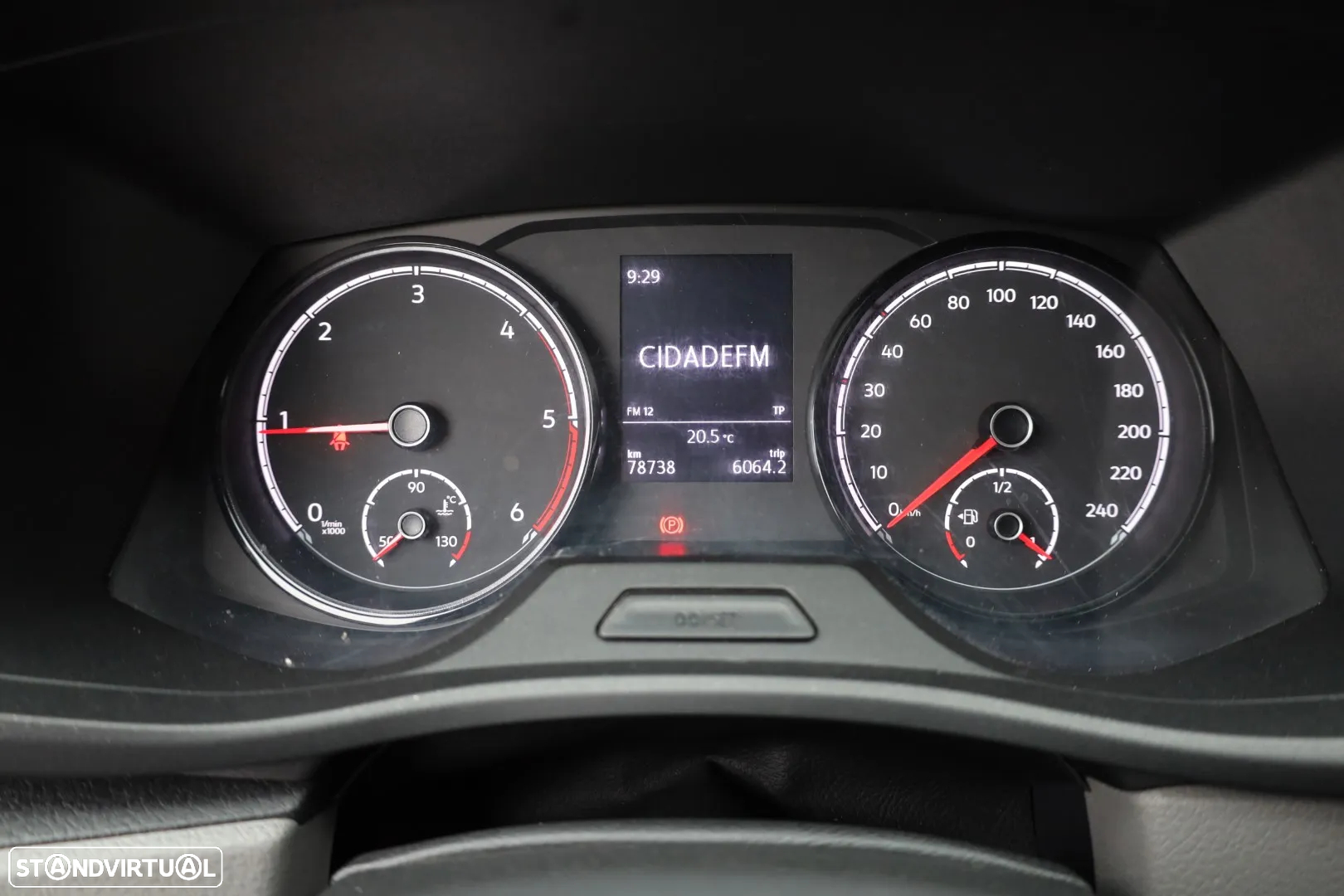VW Transporter 2.0 TDI Business - 32