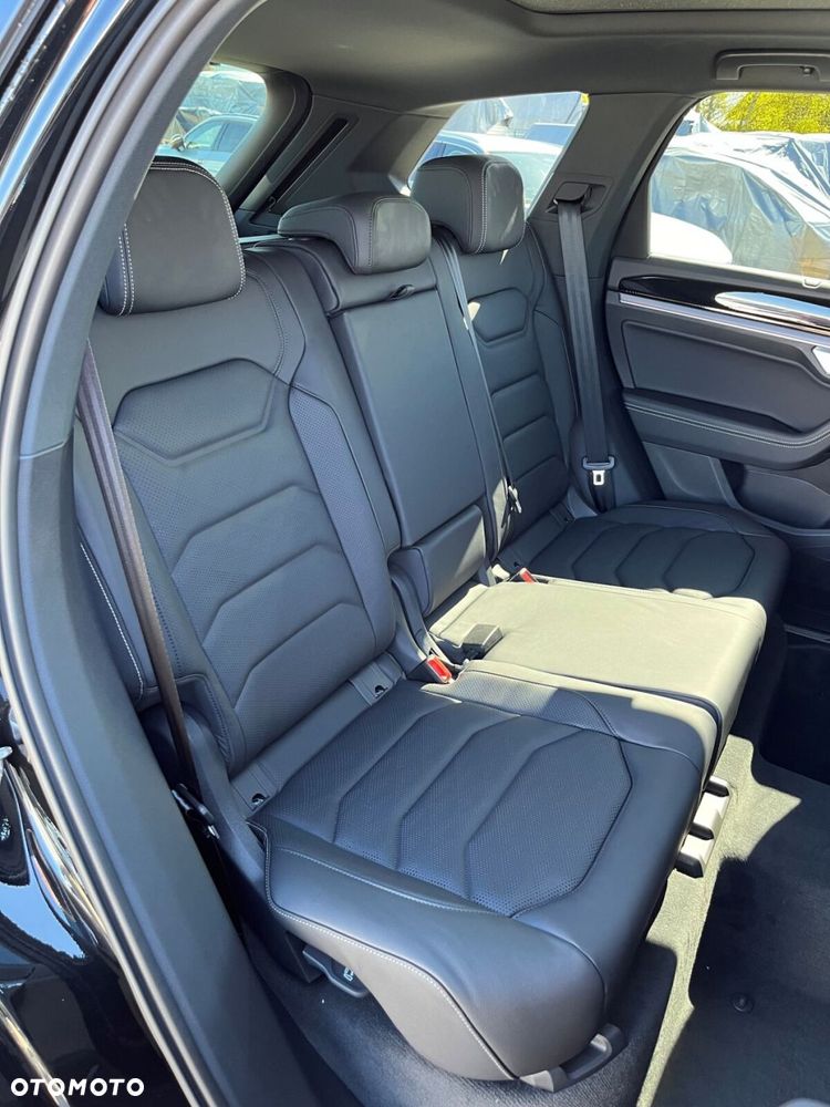 Volkswagen Touareg 3.0 V6 TDI 4Motion R-Line Final Edition - 12