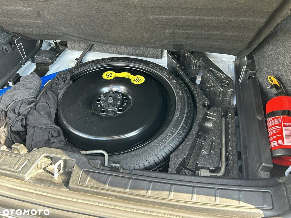 Volvo XC 40 B5 B AWD Geartronic RDesign - 30