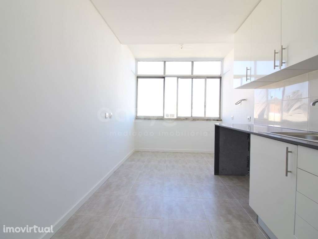 Excelente Apartamento T3 Totalmente Remodelado - Grande imagem: 3/33