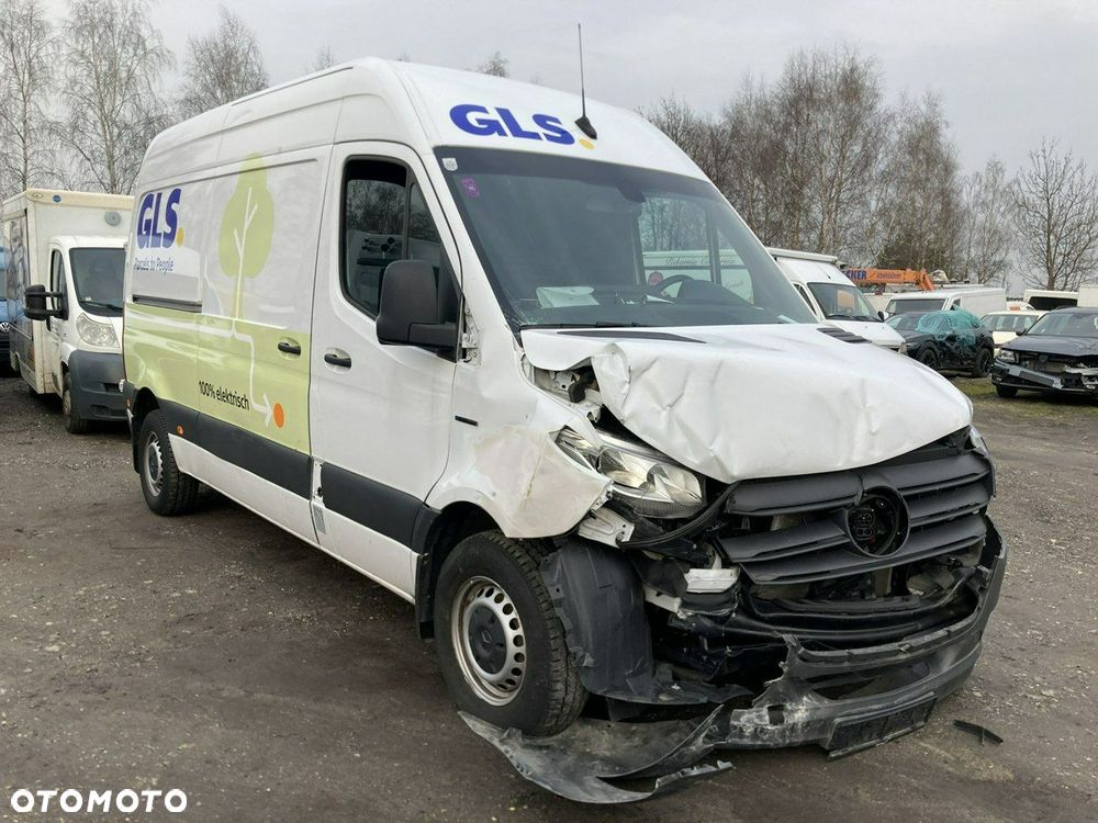 Mercedes-Benz Sprinter - 2