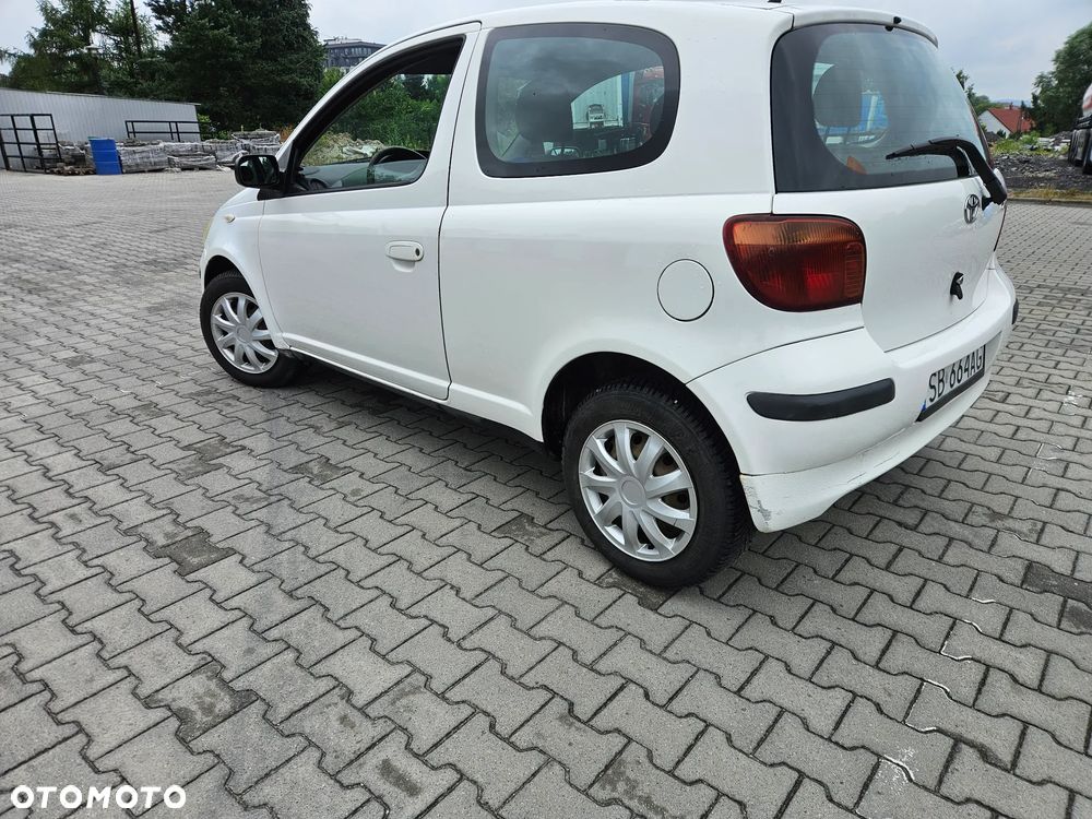 Toyota Yaris - 1