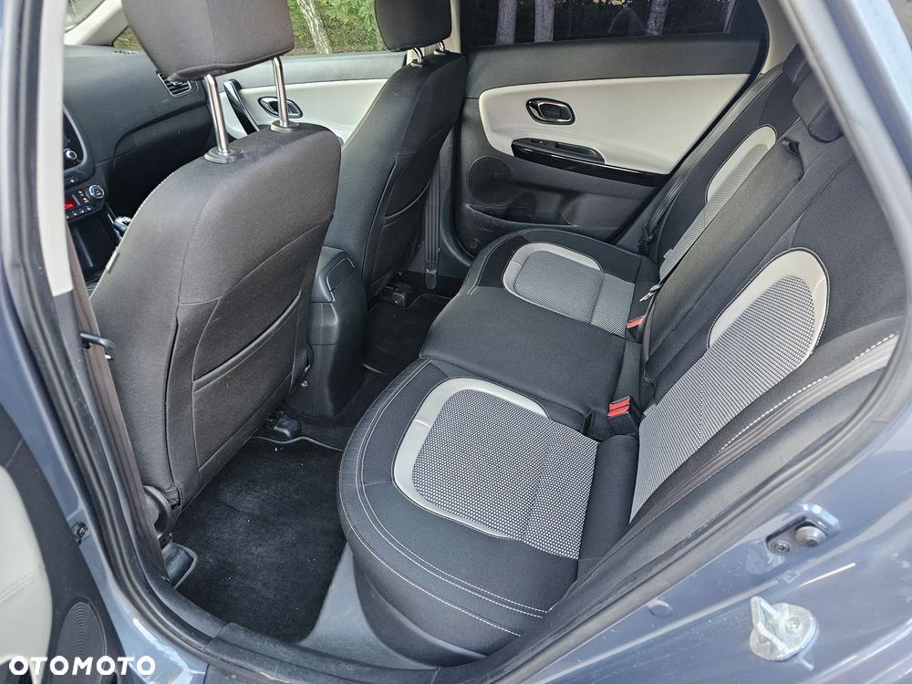 Kia Ceed 1.6 CRDi 128 ISG Platinum Edition - 9