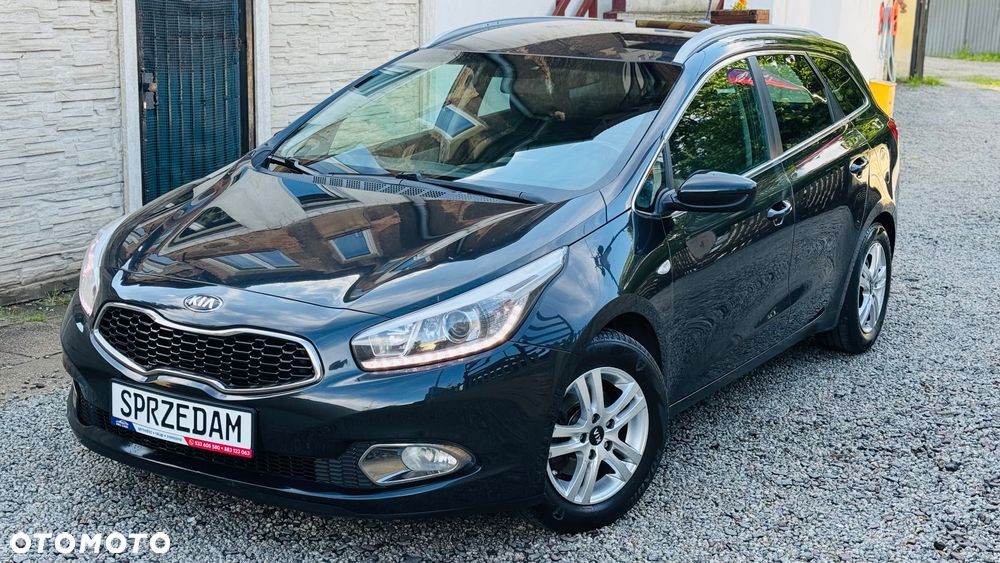 Kia Ceed 1.6 CRDi 128 Dream Team Edition - 1