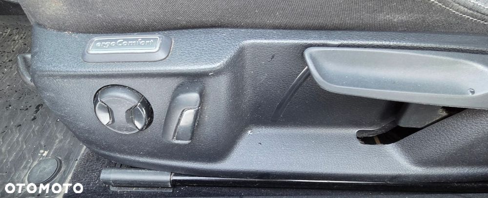 Volkswagen Passat - 12