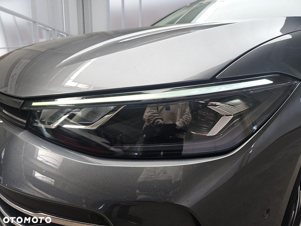 Volkswagen Passat - 33
