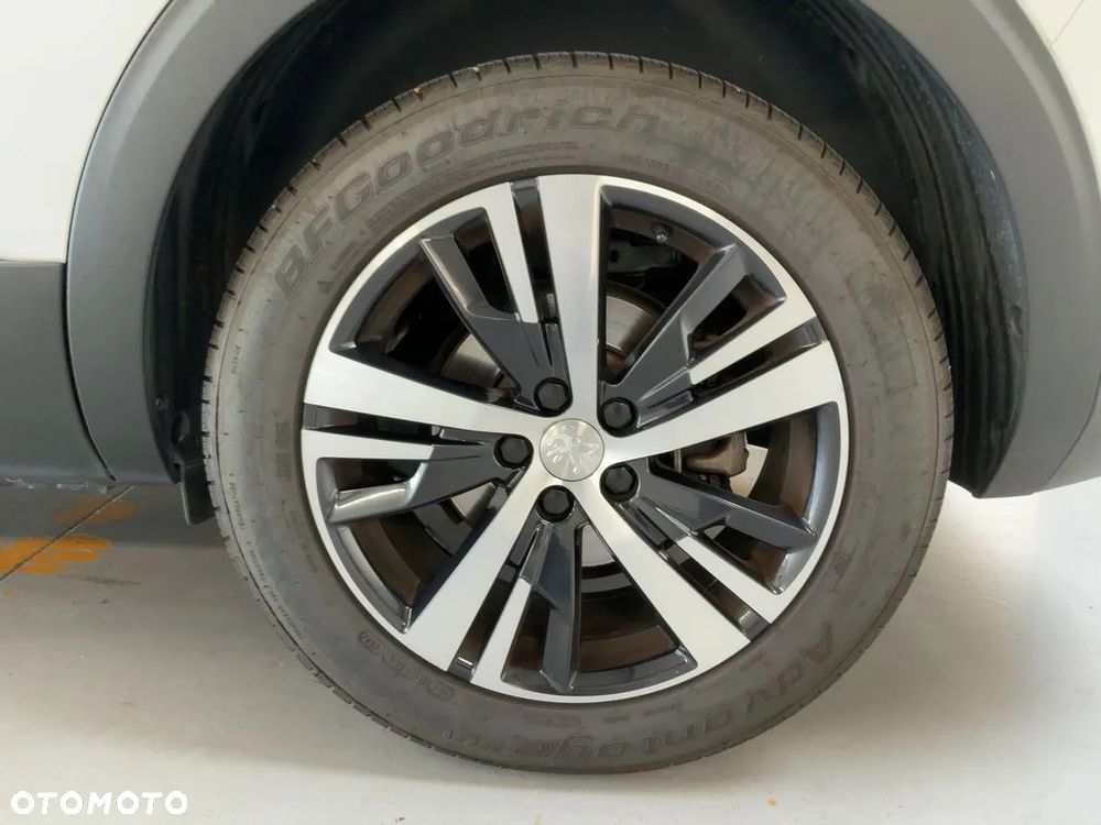 Peugeot 5008 1.6 BlueHDI Allure S&S EAT6 - 25