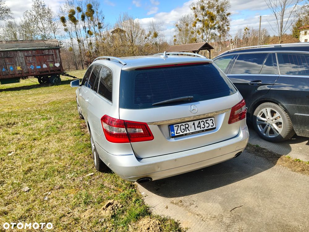Mercedes-Benz Klasa E 300 CDI DPF BlueEFFICIENCY 7G-TRONIC Elegance - 6